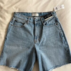 Abercrombie 7” Dad Denim High-Waisted Shorts